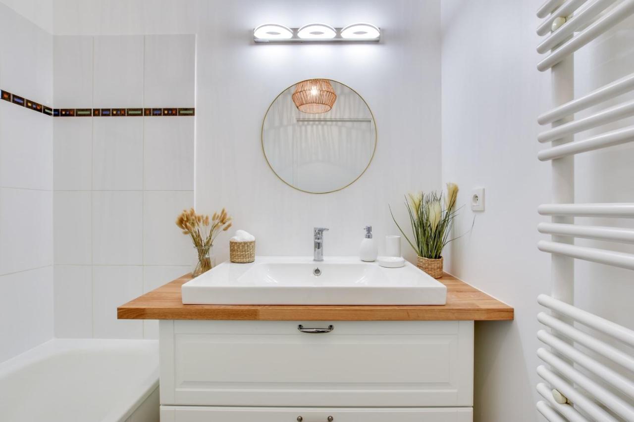 Appartement Megara - Welkeys Монтеврен Екстериор снимка